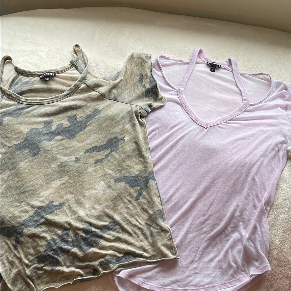 Express V-Neck Tee Set - Camo Print and Soft Pink